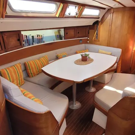Welcome Aboard! Botel *